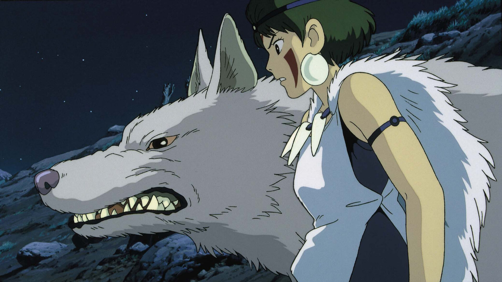 Prinzessin Mononoke: Das Bild zeigt eine junge Frau, die neben einem knurrenden, weißen Wolf steht
