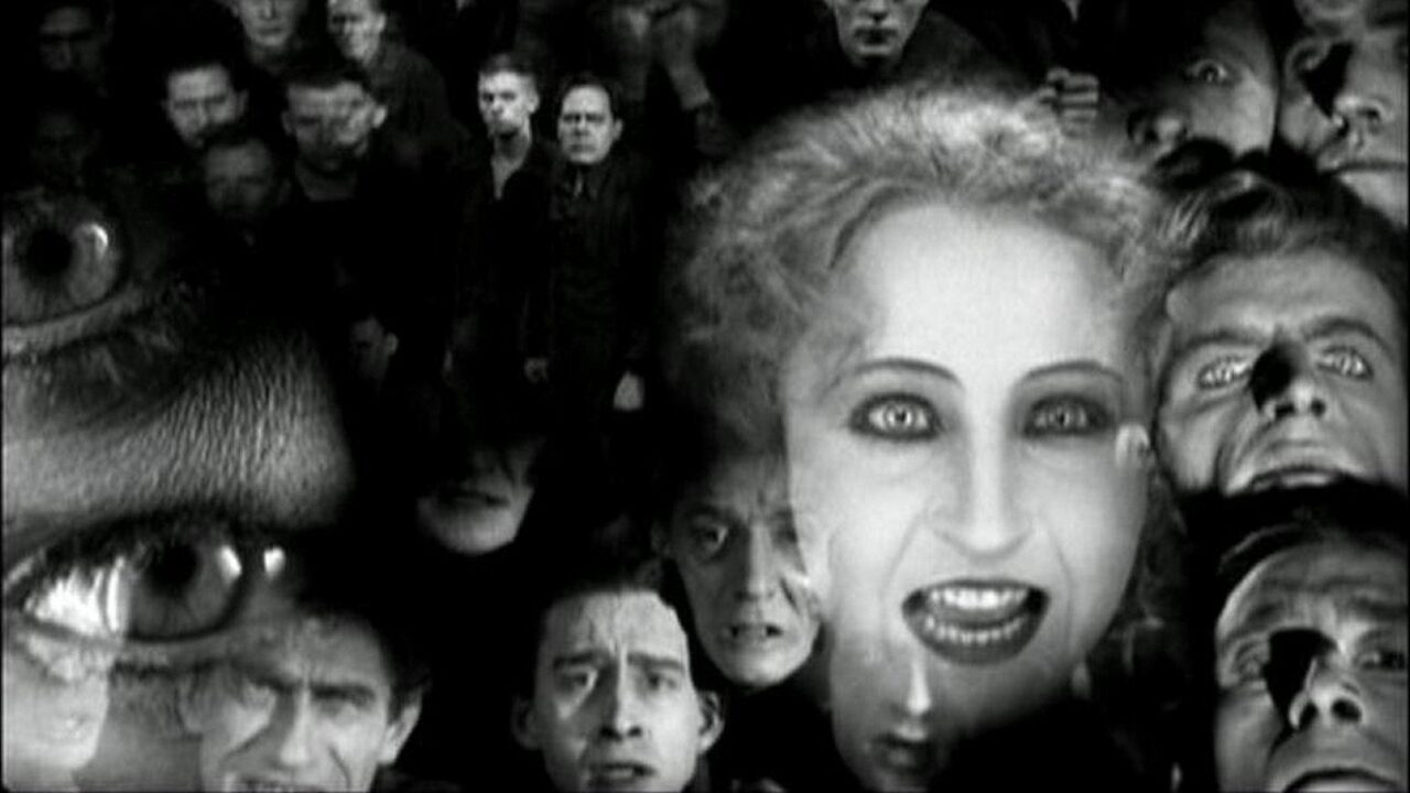 Surreale Bilder aus dem Film Metropolis.