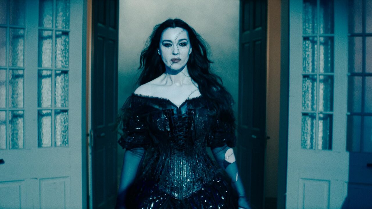 Monica Bellucci als Seelensaugerin Delores