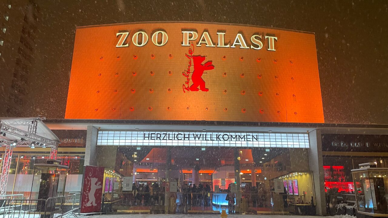 Die Fassade des Zoo Palast Kinos in Berlin.