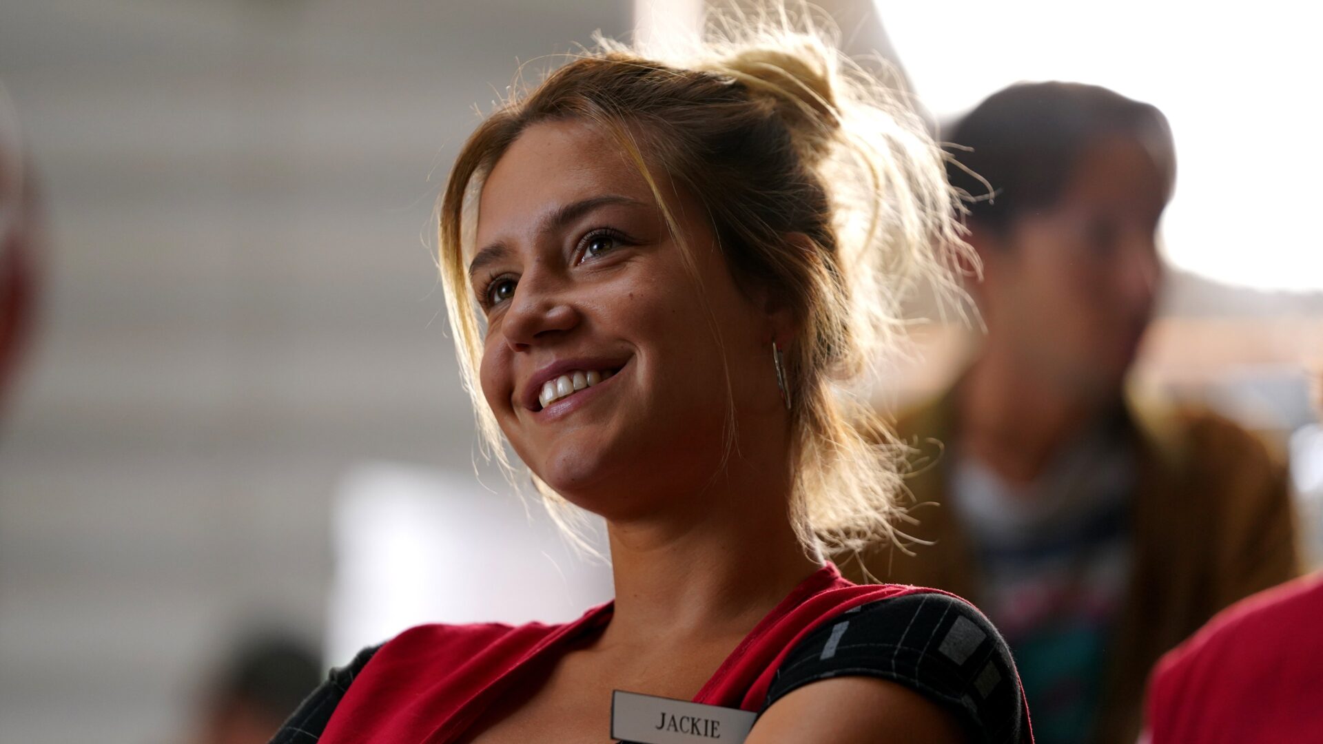 Das Bild zeigt Adèle Exarchopoulos in einer Szene des Films Beating Hearts.