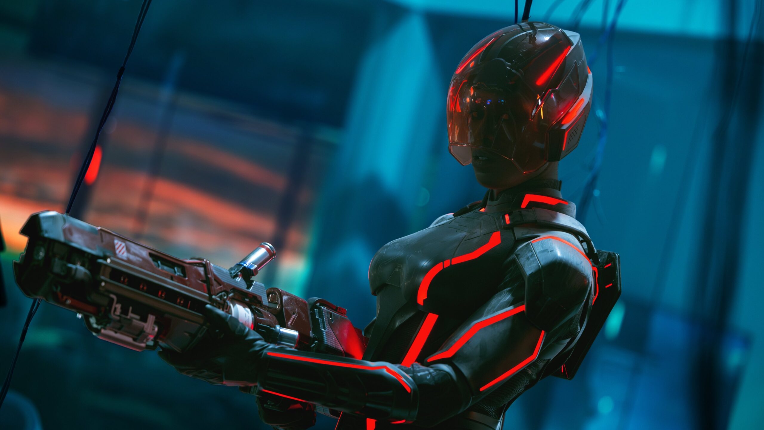 Athena (Jody Turner-Smith) hält eine große Waffe in der Hand. | Tron: Ares