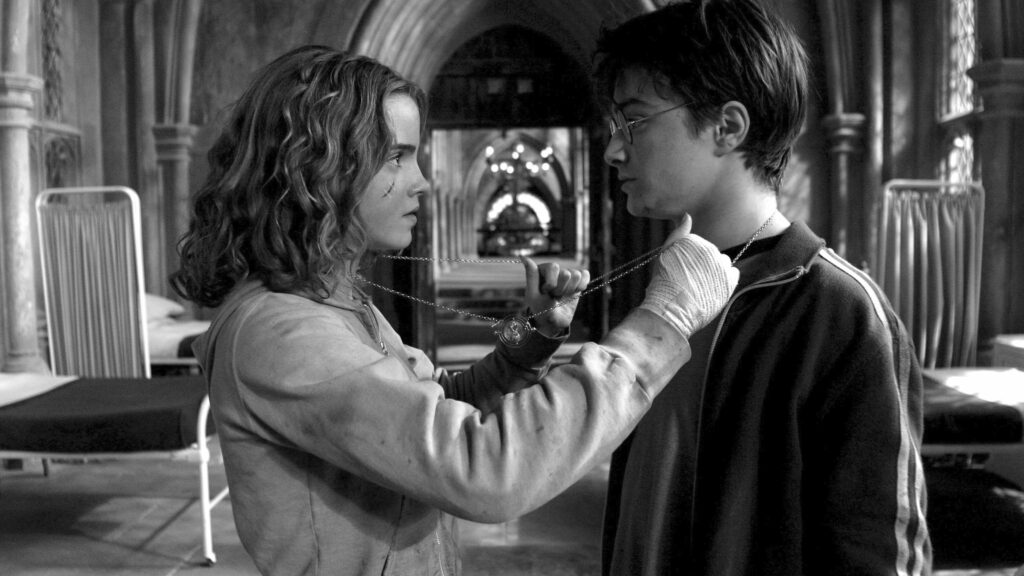 Hermine und Harry Potter mit dem Zeitumkehrer. | Top 5 Technologien aus Filmen