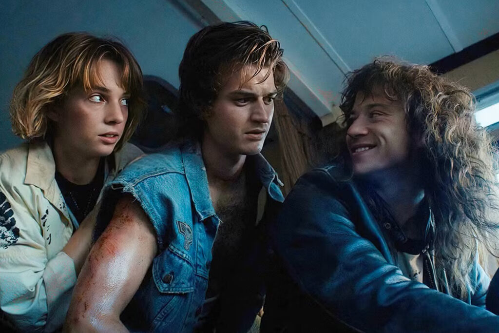 Das Bild zeigt von Links: Robin (Maya Hawke), Steve (Joe Keery) und Eddie (Joseph Quinn) aus "Stranger Things" | Media Monday #756