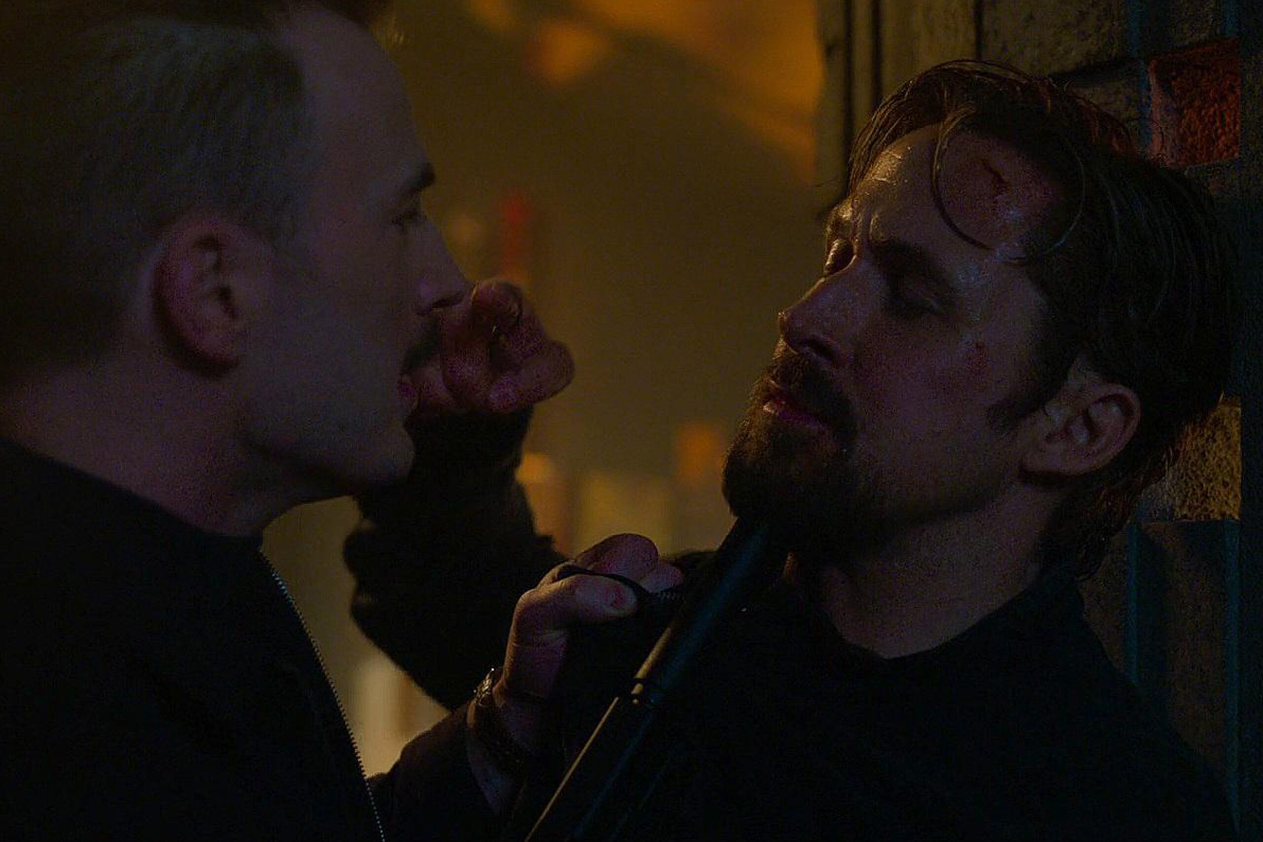 Das Bild zeigt Chris Evans und Ryan Gosling in einer Szene aus "The Gray Man" | Media Monday #754