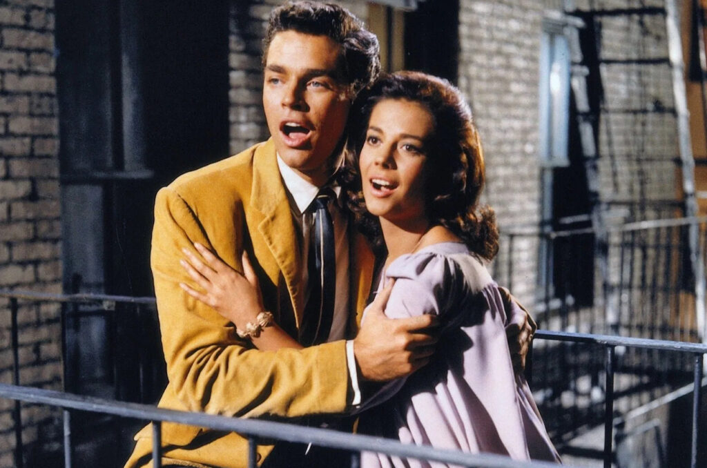 Das Bild zeigt Natalie Wood und Richard Beymer in dem Musical Film "West Side Story" | Top 5 Oscar-prämierte Filme
