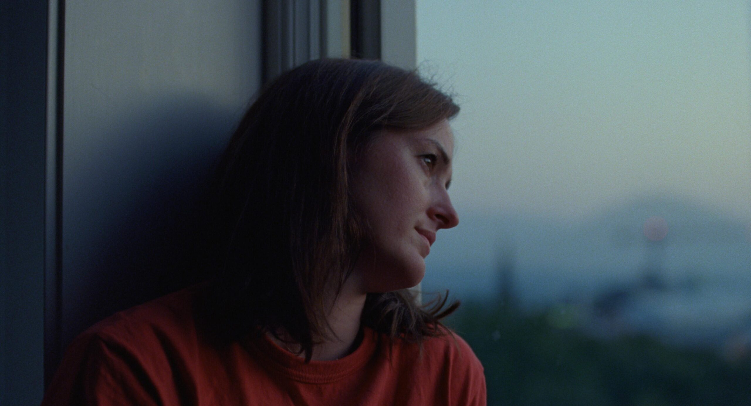 Das Bild zeigt Renate Reinsve in einer Szene des Films Sentimental Value.