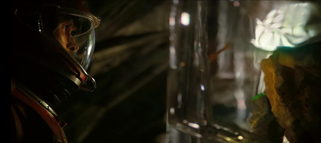 Der Astronaut: Das Bild zeigt Ryland Grace und Rocky, die sich zum ersten Mal gegenüber stehen