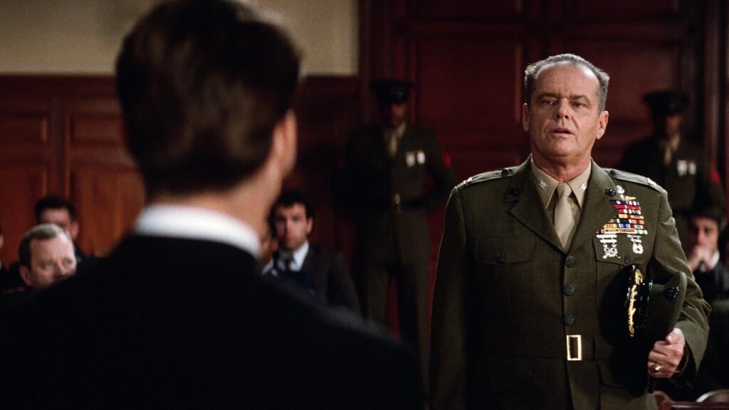 Jack Nicholson in Uniform wird vor Gericht vereidigt - Eine Szene aus "Eine Frage der Ehre" (1992)