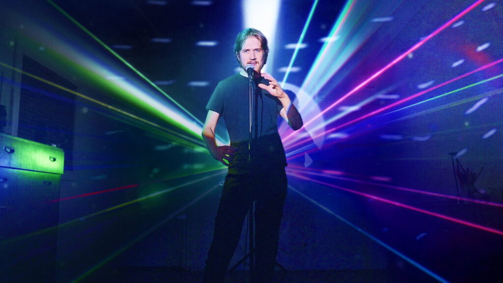 Bo Burnham in einer Szene des Comedy-Specials Bo Burnham: Inside.
Top 5 Filme unter 90 Minuten