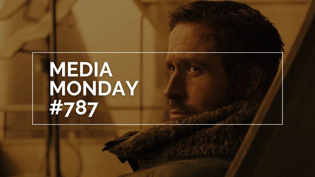 Ryan Gosling als Officer K sitzt in einem warm orange beleuchteten, futuristisch‑industriellen Raum und trägt eine schwere Jacke mit Fellkragen. Sein Blick geht leicht zur Seite, das Licht betont die ruhige, nachdenkliche Stimmung der Szene. Über dem Bild liegt ein weißer Rahmen mit der Aufschrift „MEDIA MONDAY #787“, die als grafisches Element klar hervorsticht.