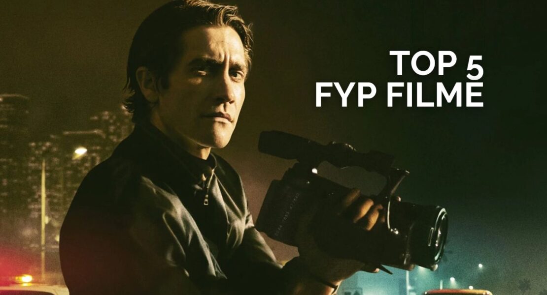 Jake Gyllenhaal als Lou Bloom aus Nightcrawler, wie er nachts in einer urbanen Umgebung mit einer professionellen Kamera filmt. Er trägt dunkle Kleidung, steht vor unscharfen Stadtlichtern und Autos, während über dem Bild der Schriftzug „TOP 5 FYP FILME“ zu sehen ist, der auf eine Ranking‑Rubrik zu Kurzvideo‑entdeckten Filmen verweist.