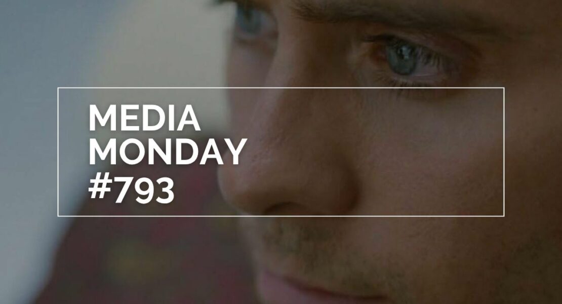 Jared Leto als Nemo Nobody aus dem Film Mr. Nobody in einer Nahaufnahme, bei der Augen, Nase und Mundpartie im Fokus stehen. Über dem Gesicht liegt ein weißer, rechteckiger Rahmen mit dem Schriftzug „Media Monday #793“, der wie ein grafisches Overlay wirkt und das Bild als Teil einer Medienreihe markiert.