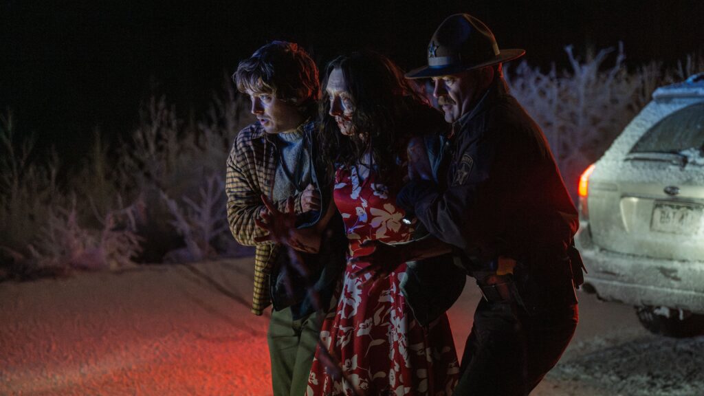 (von links nach rechts) Austin Abrams, Andrea Miltnerova und Johnno Wilson spielen die Hauptrollen in dem von Constantin Film und Columbia Pictures produzierten Film RESIDENT EVIL unter der Regie von Zach Cregger.